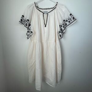 Old Navy White Midi Dress with Black Floral Embroidery size Large